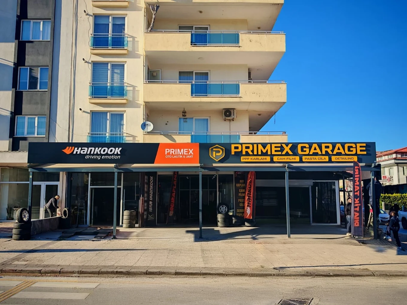 Primex Garage Denizli Merkezefendi 29 Ekim Bulvarı üzerindeki atölye girişi